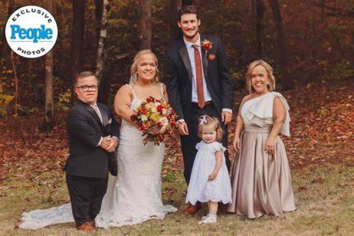 7 Little Johnstons’ Liz Johnston Is Pregnant, Expecting First Child