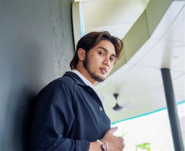 Adam Age, Height, Songs, Wife, Comedy, Family