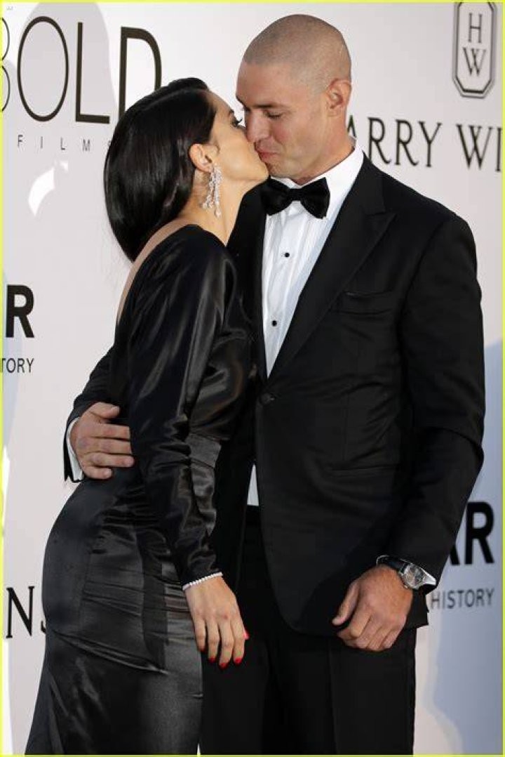 Adriana Lima splits from Joe Thomas after one year of dating due to