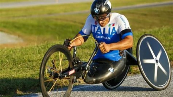 Alex Zanardi storms back to the top