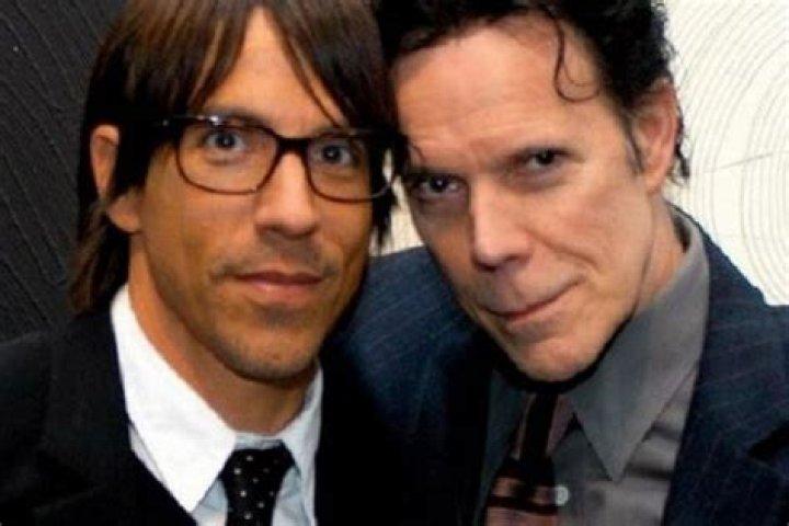 Anthony Kiedis and his father (1976) r/RedHotChiliPeppers