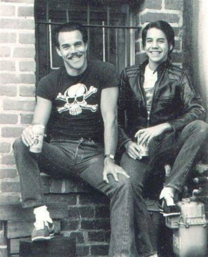 Anthony Kiedis with his dad Blackie at the Tropicana Motel LA 1977. r