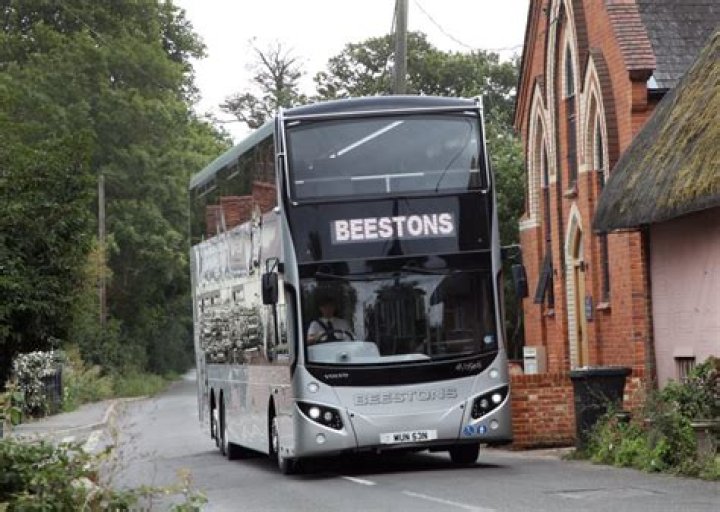 Beestons (YJ13 GVT) Beestons brand new coach seen here get… Flickr