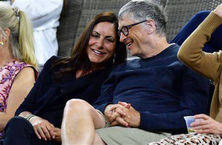 Bill Gates Is Dating Paula Hurd, Widow of Former CEO Source