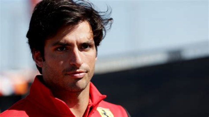 Carlos Sainz Alleged to Spend his Summer Break with Rumored Model