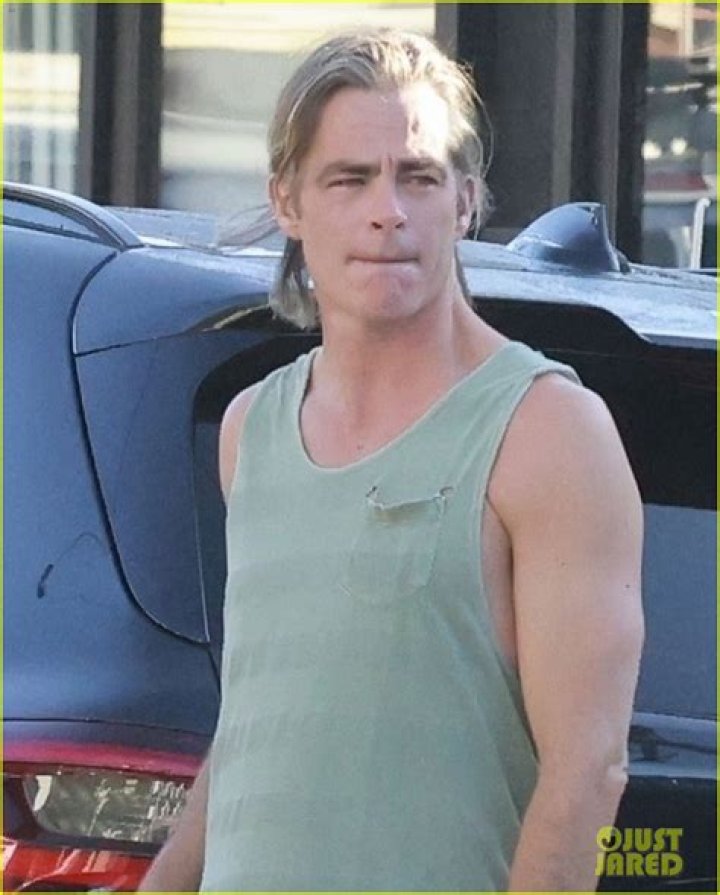 Chris Pine Kicks Off Children’s Hospital LA Make March Matter Campaign