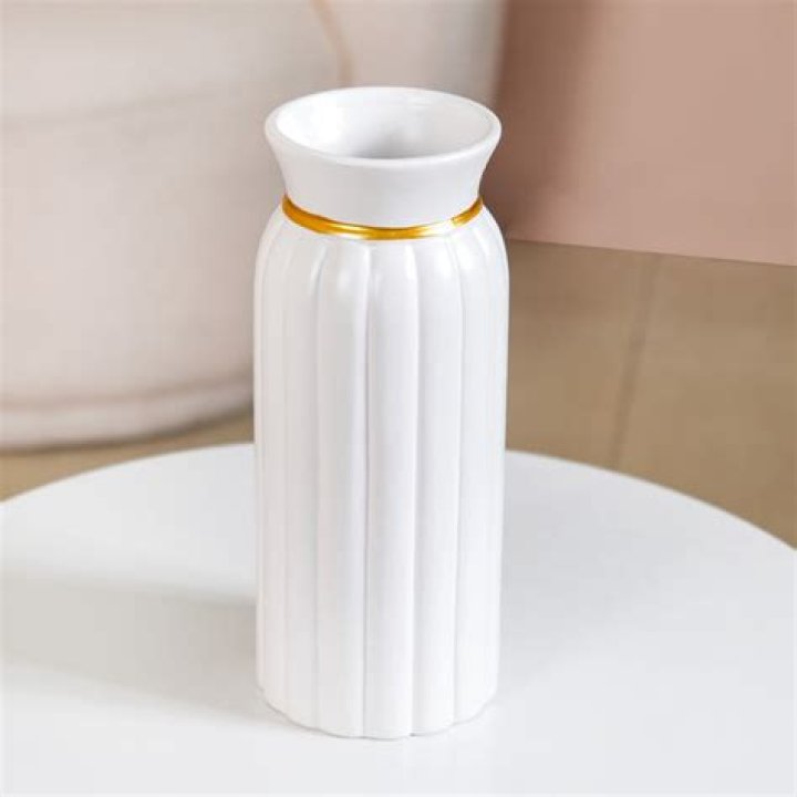 Classic Ceramic Vase for Ashes Red Aesthetic Urns Best modern Urns UK