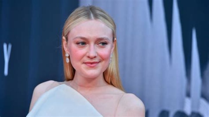 Dakota Fanning News Page 3 of 4 Us Weekly