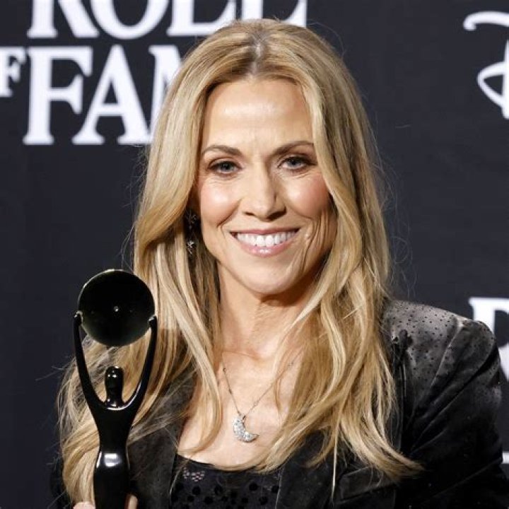 Did Sheryl Crow Die? Is Sheryl Crow Still Alive? How Old Is Sheryl Crow