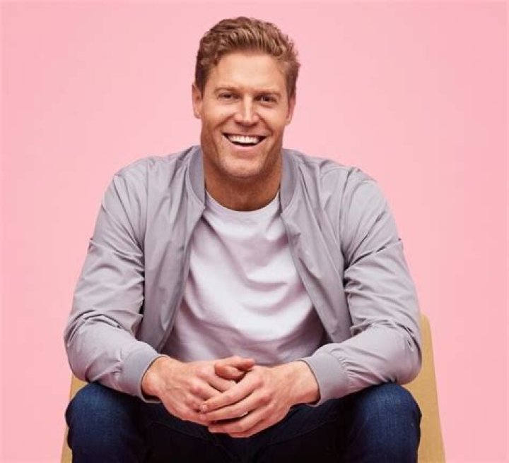 Dr Chris Brown tends to rumoured girlfriend Liv Phyland WHO Magazine