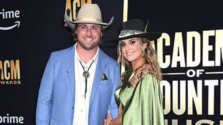 Duck Hodges 5 Things to Know About Lainey Wilson’s Boyfriend