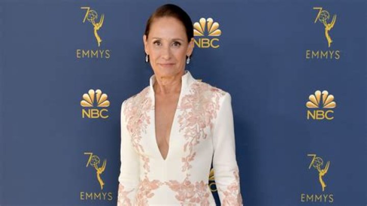 Emmys 2018 How Laurie Metcalf and Zoe Perry Could Make Emmy History