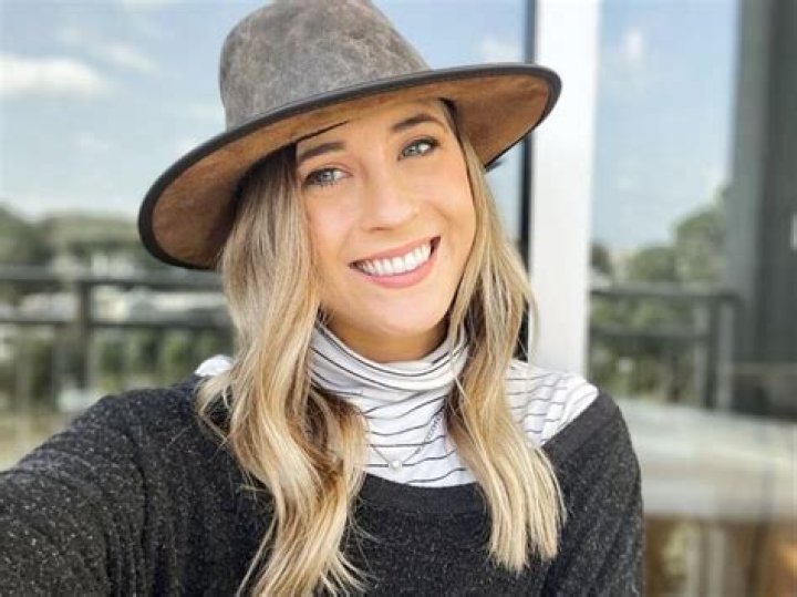 Erin Blaney Bio, Age, Height, Boyfriend, Net Worth, Wiki