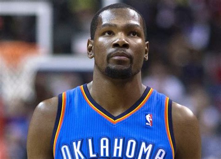 Exclusive Kevin Durant's Girlfriend Sits in the Wifey Section Sports