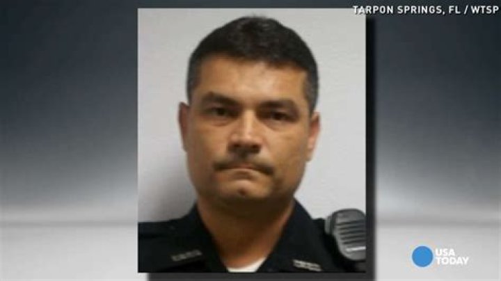 Florida Offduty police officer dies after car plunges into canal