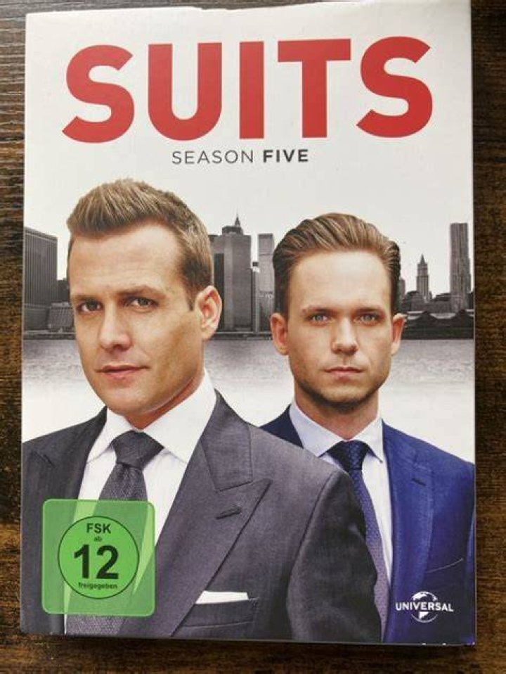 Hámlás megereszkedése kettős suits staffel 6 információ lőszer megragad