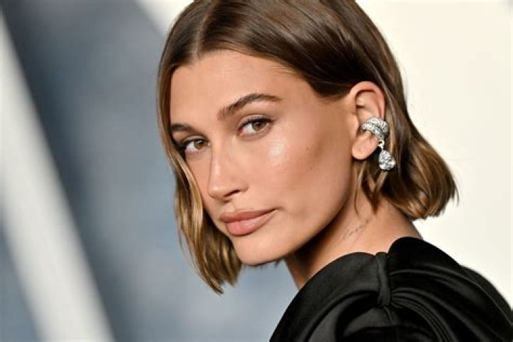 Hailey Bieber Sounds Good To Me Ejournal Picture Galleries