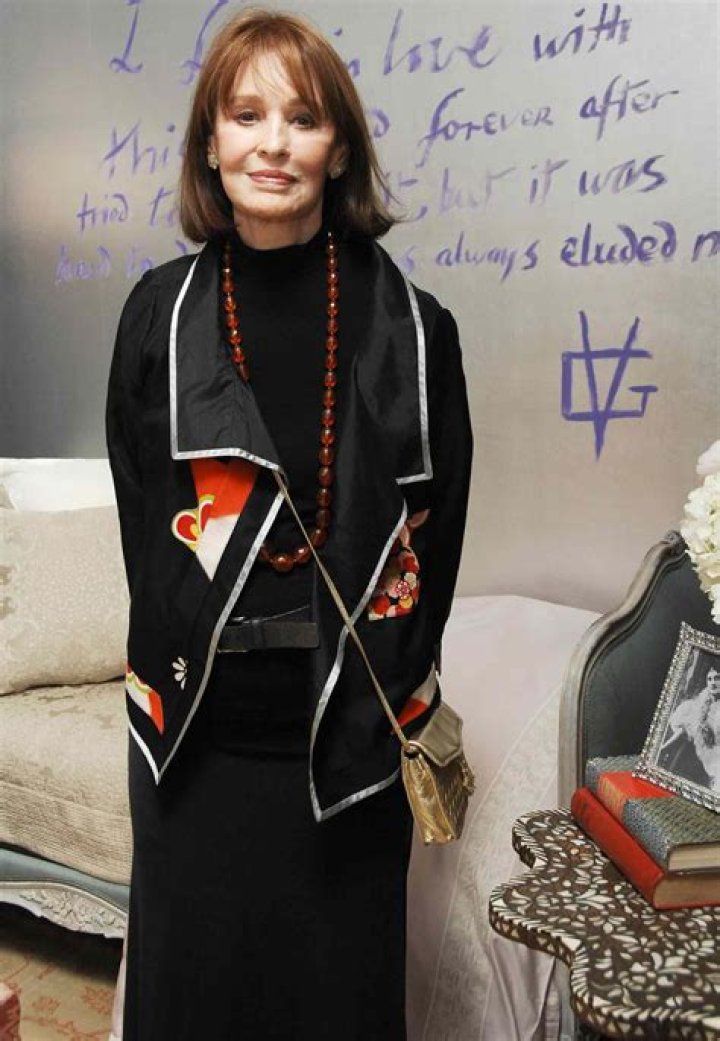 How Gloria Vanderbilt Coped After Suicide of Her Son