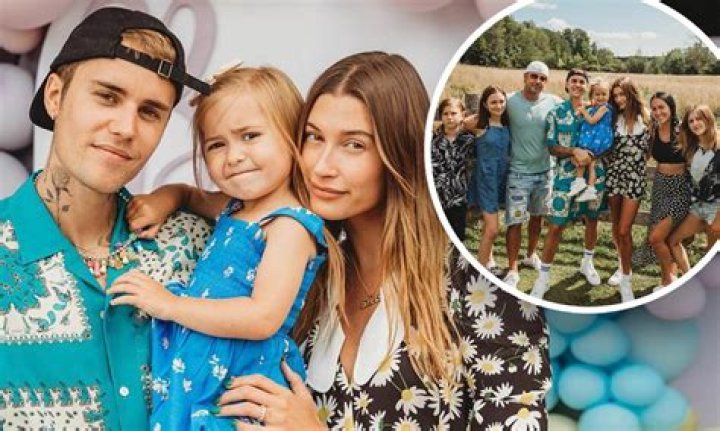 How Many Kids Does Justin Hartley Have? POPSUGAR UK Parenting Photo 7