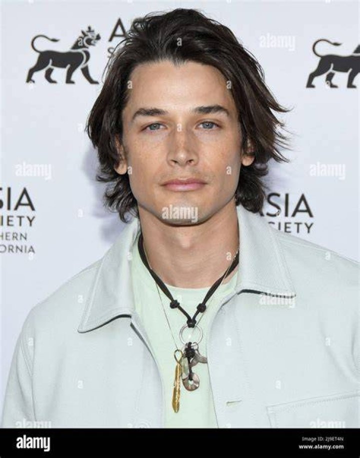 How old is Andrew Gray from Bling Empire? Bling Empire cast ages How