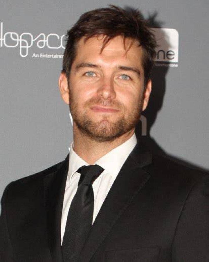 How Tall is Antony Starr ? Antony starr Height Of Celebrities