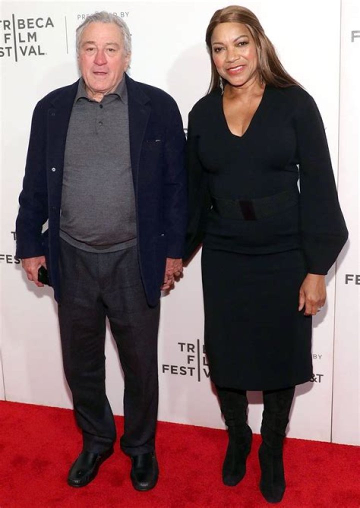 How tall is Robert De Niro Super Stars Bio