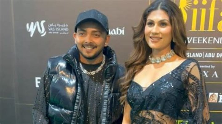 IIFA 2023 Cricketer Prithvi Shaw Twins With Girlfriend Nidhi Tapadia