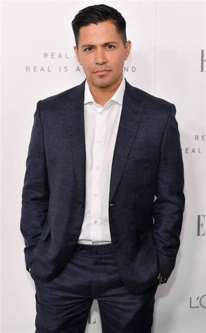 Jay Hernandez Birthday Real Name Family Age Weight He vrogue.co
