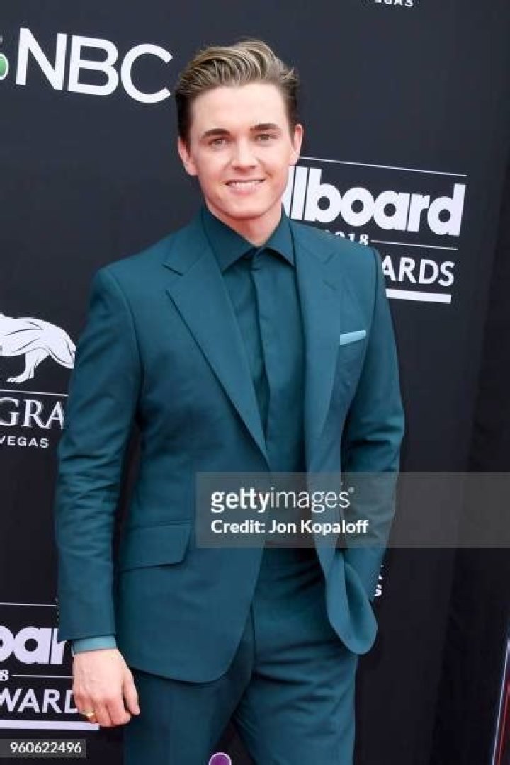 Jesse McCartney 2018 Haircut, Beard, Eyes, Weight, Measurements