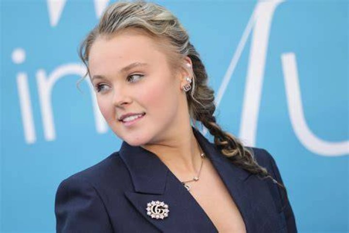JoJo Siwa Reacted To A Clip Of Her "Cruel" Treatment On "Dance Moms"