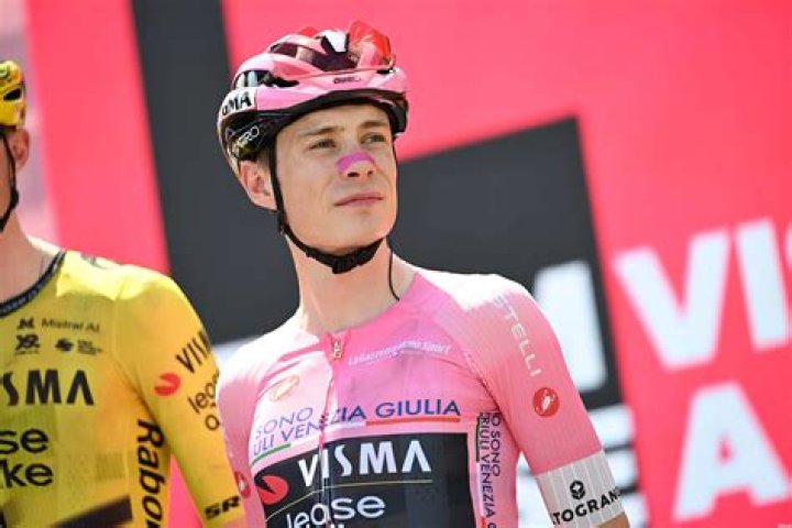 Jonas Vingegaard Vingegaard completes Team JumboVisma in Tour de