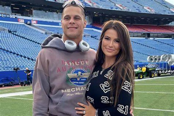 Jordan Poyer&rsquo;s wife Rachel Bush Wiki Bio, net worth, baby, wedding, body