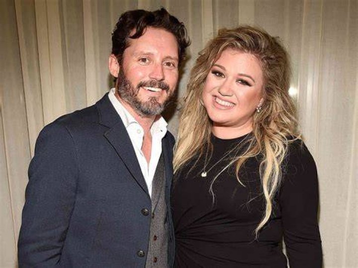 Kelly Clarkson&rsquo;s Husband Brandon Blackstock Is Reba McEntire&rsquo;s Stepson