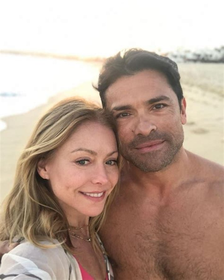 Kelly Ripa and Mark Consuelos married in 1996 Celebrity wedding