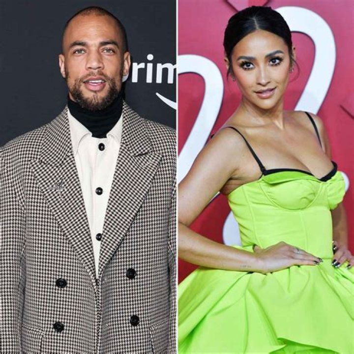 Kendrick Sampson Says He Bonded With Shay Mitchell Over Food Us Weekly