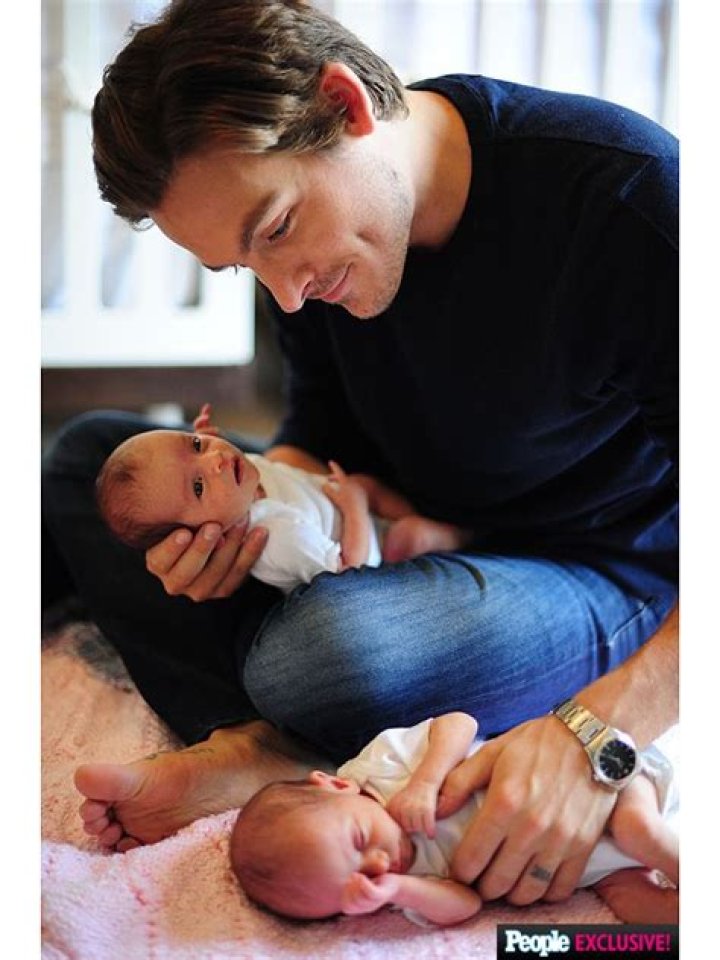 Kevin Zegers & twin daughters, Zoe & Blake {credit for article goes to