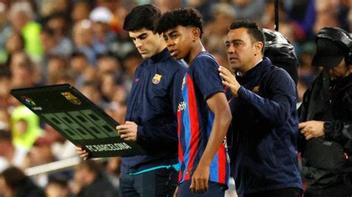 Lamine Yamal con histórico debut en el FC Barcelona