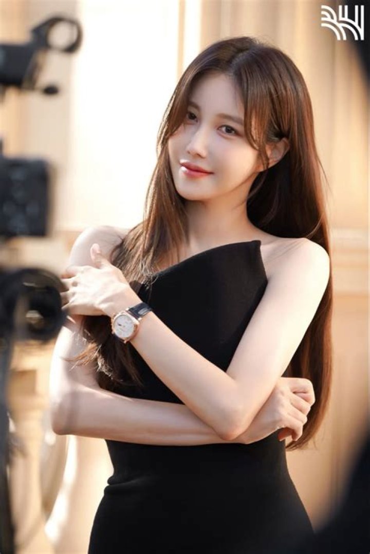 Lee Jiah's Beauty and Muscles HanCinema