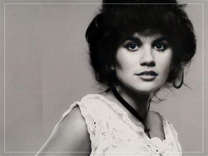 Linda Ronstadt, Retired From Singing, Is Still a Glorious Voice The