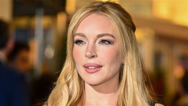 Lindsay Lohan Will Be Her Mother's Maid of Honor, But Won't Get to Sing