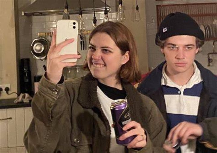 Listen Thomas Headon + Lizzy McAlpine release 'Bored'. Coup De Main