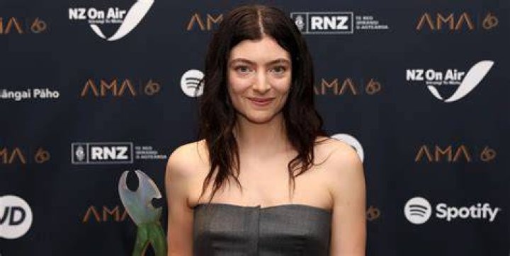Lorde Sexuality No, She Isn't Trans, Lesbian Rumors