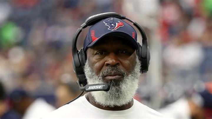 Lovie Smith interviews for Texans head coach, per reports
