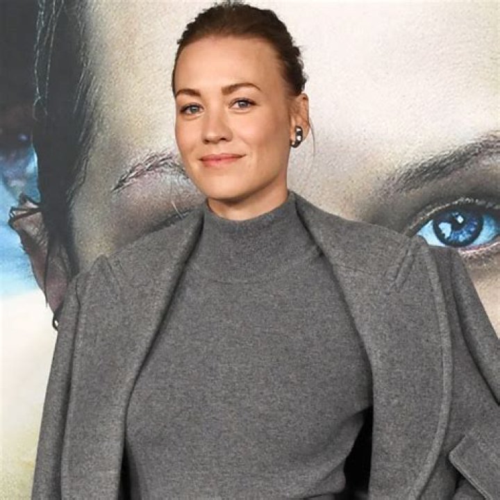 ‘The Handmaid’s Tale’ Star Yvonne Strahovski Gives Birth to Baby Boy