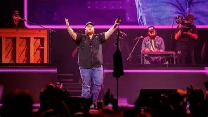 Luke Combs’s Latest is ArenaCountry With Nuance and Intimacy Rolling