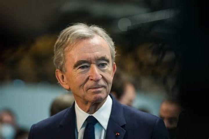LVMH billionaire Bernard Arnault will donate &euro;200 million to repair