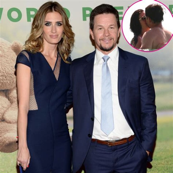 Mark Wahlberg Split from Wife Who Made Him Trust Love after 1ST Kid’s