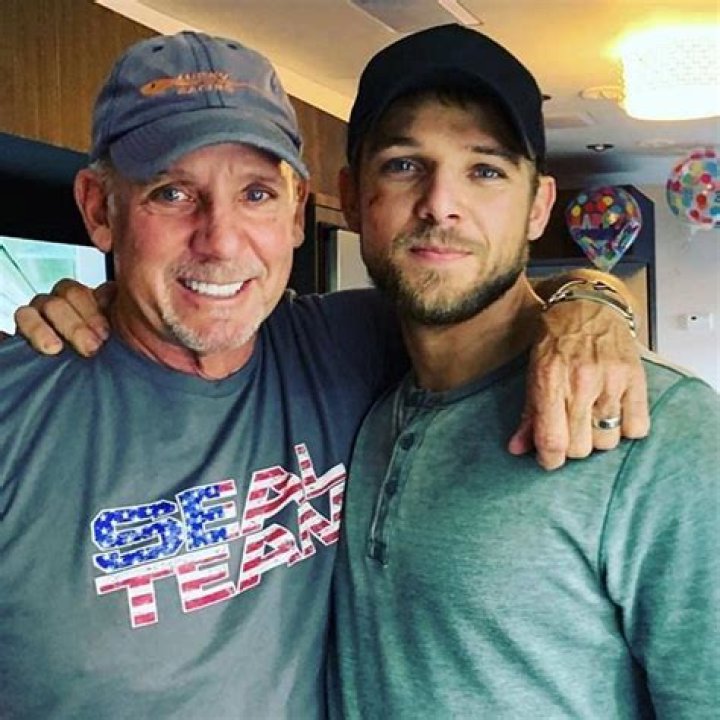 Max Thieriot Lifestyle, Height, Wiki, Net Worth, Salary, Cars