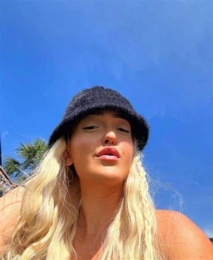 Meet Erika Calabrese Social Media Star, Influencer, Model