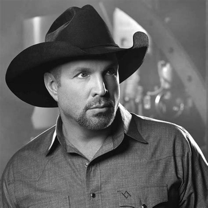 Meet Garth Brooks' Daughters Taylor, August, & Allie Brooks